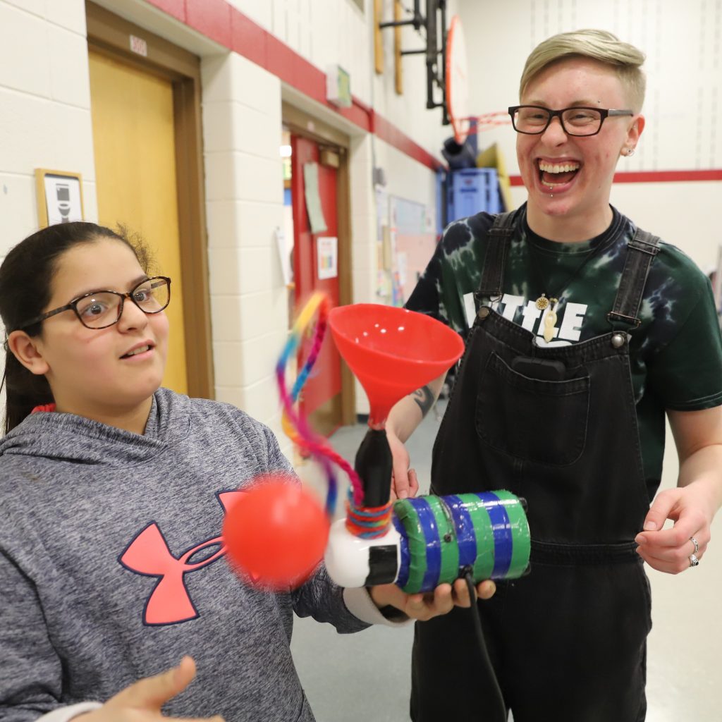 Staff, Interns, and Volunteers – Little Shop of Physics | CSU